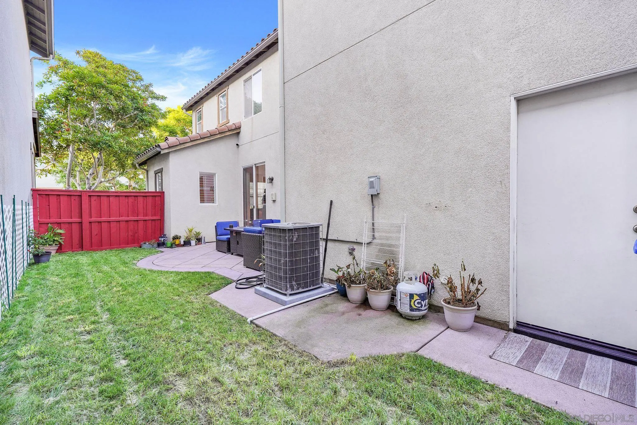 2235 Old Barn Ln
