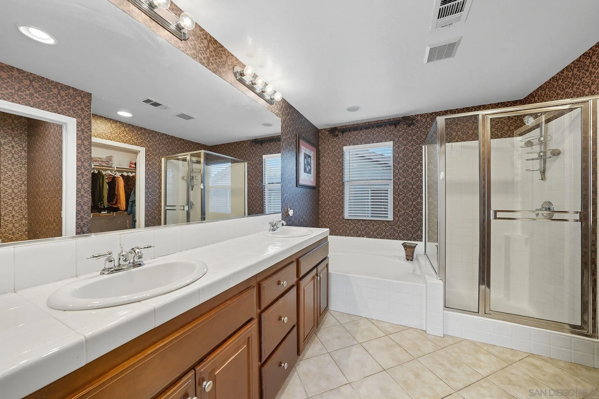 2235 Old Barn Ln