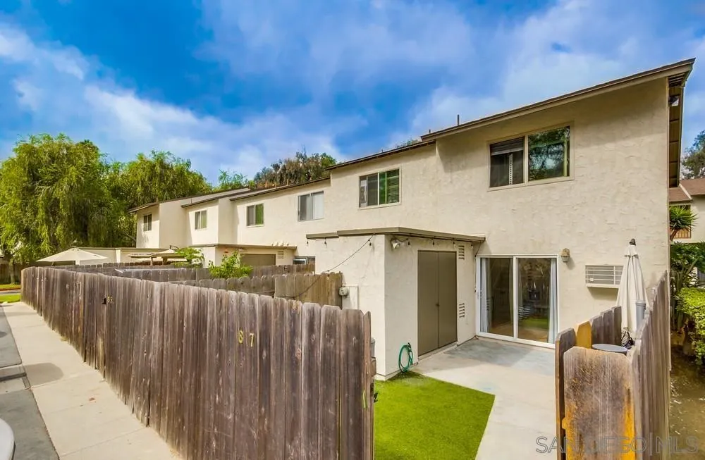 7087 Russan Ln