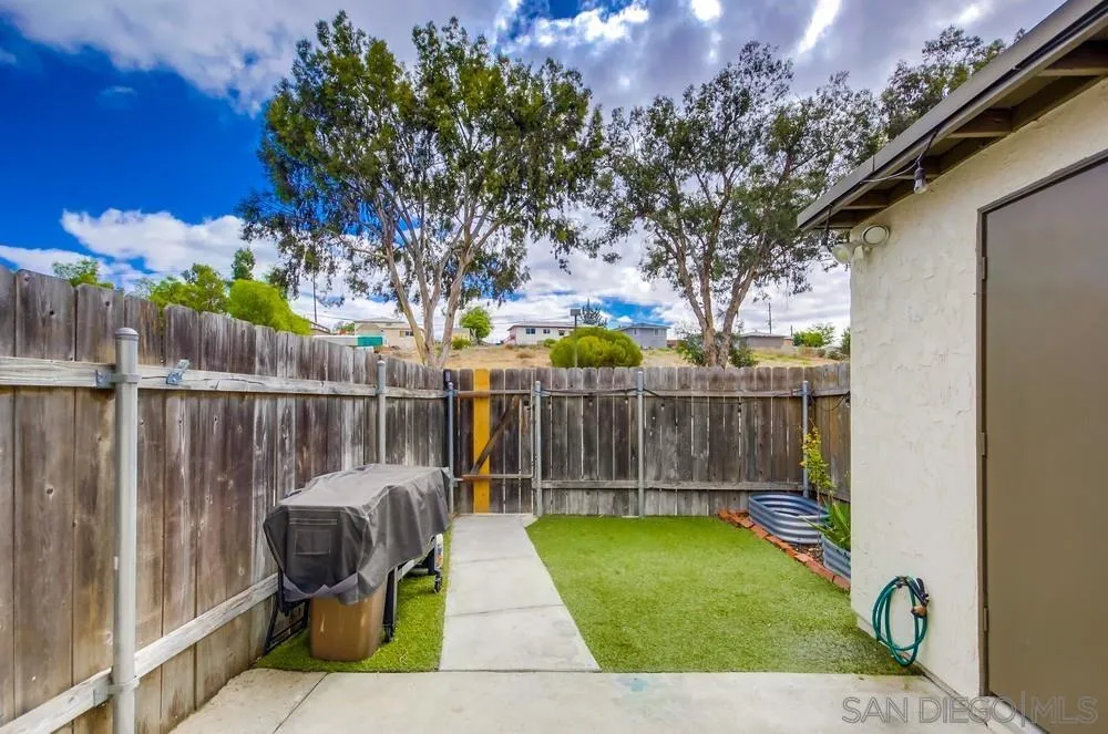 7087 Russan Ln