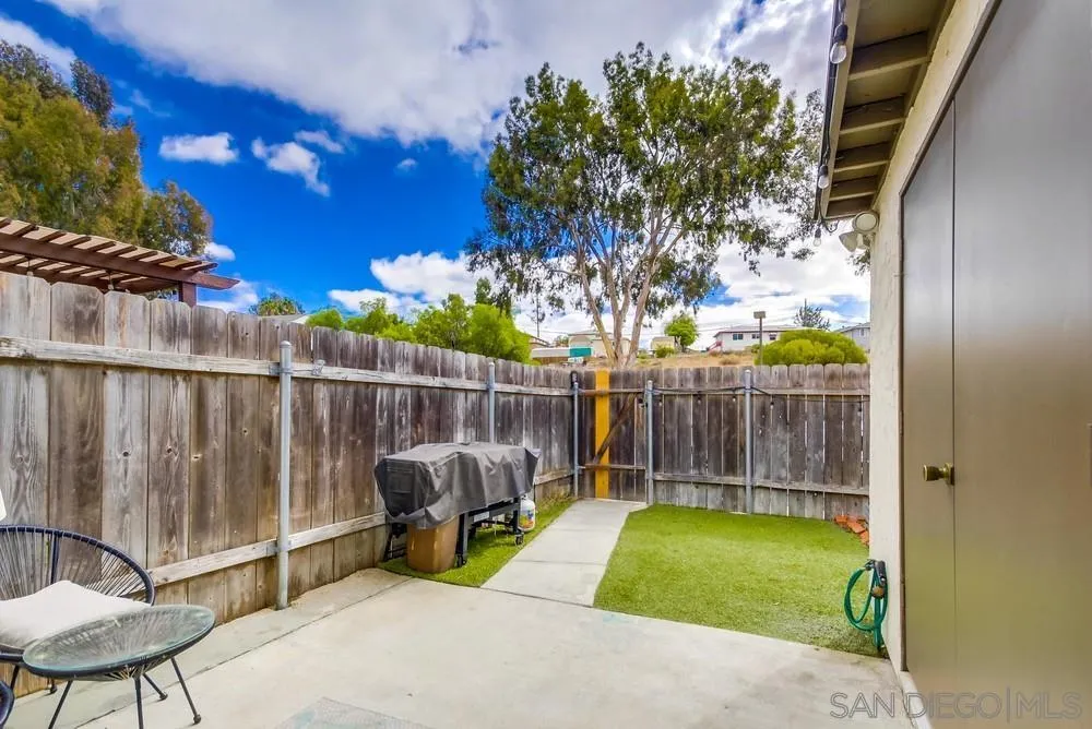 7087 Russan Ln