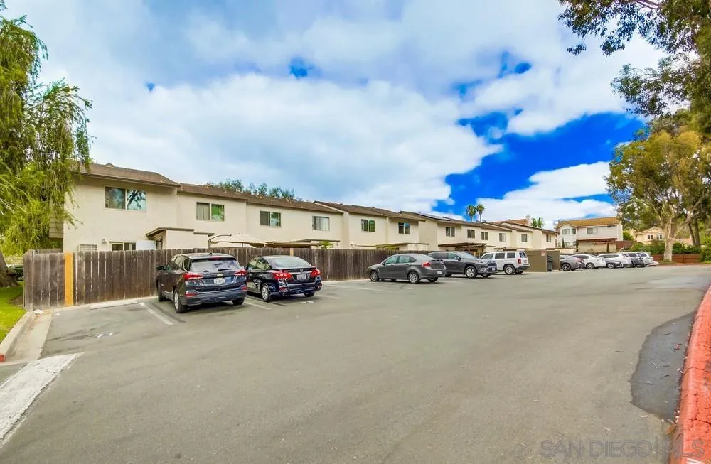 7087 Russan Ln