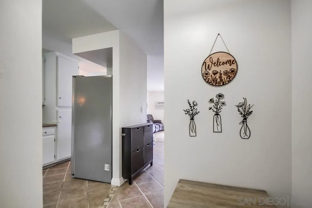 7087 Russan Ln