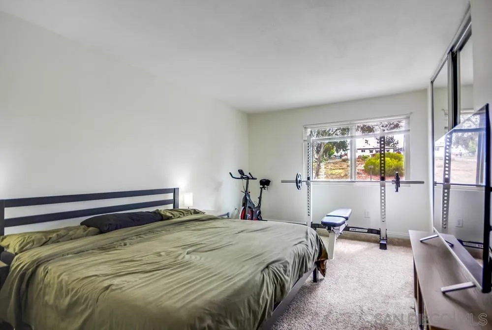 7087 Russan Ln