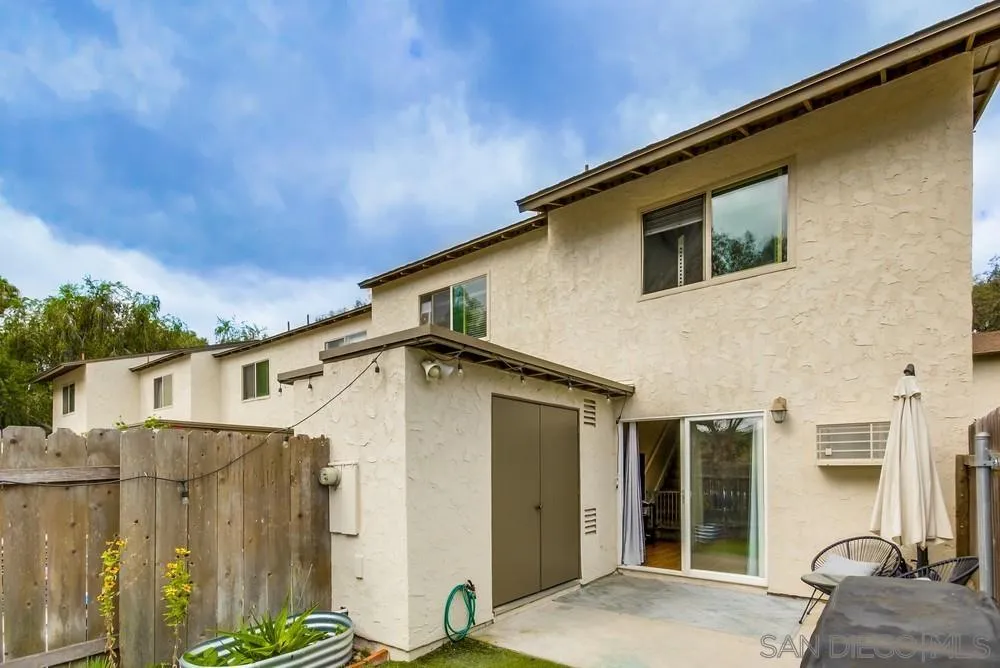 7087 Russan Ln