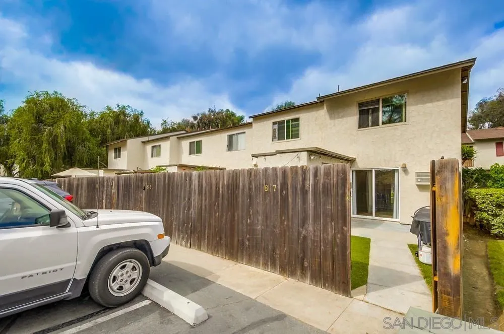 7087 Russan Ln