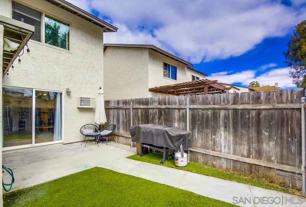 7087 Russan Ln