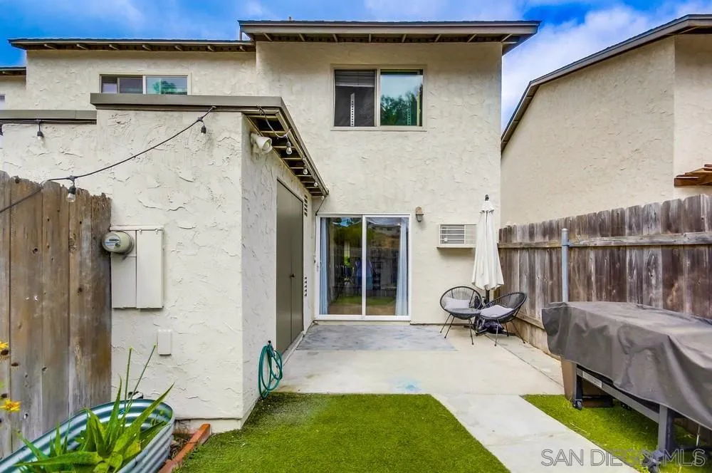 7087 Russan Ln