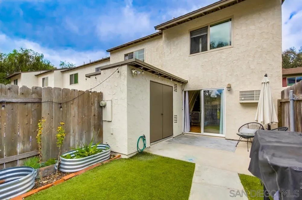 7087 Russan Ln