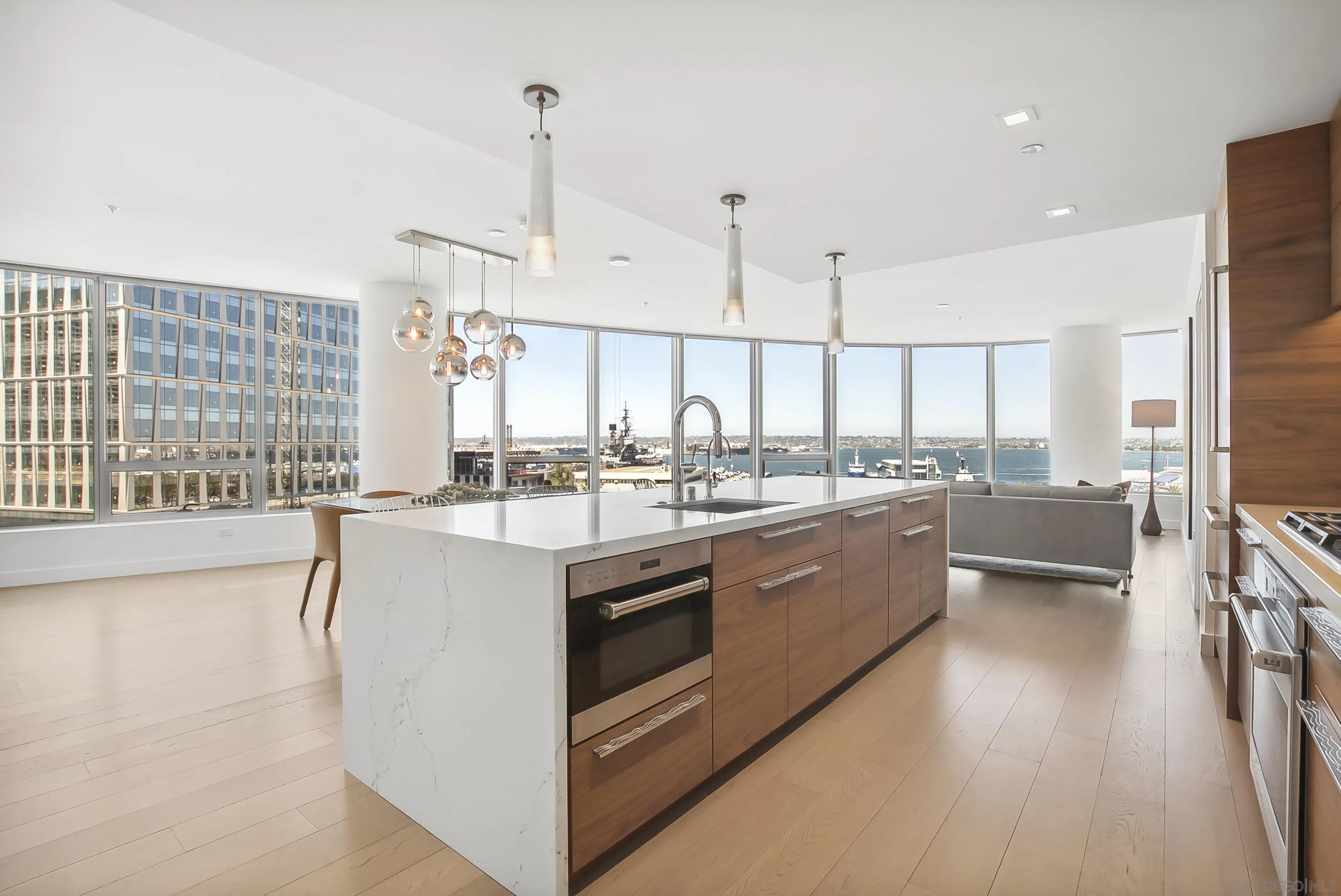 888 W E Street Unit 902