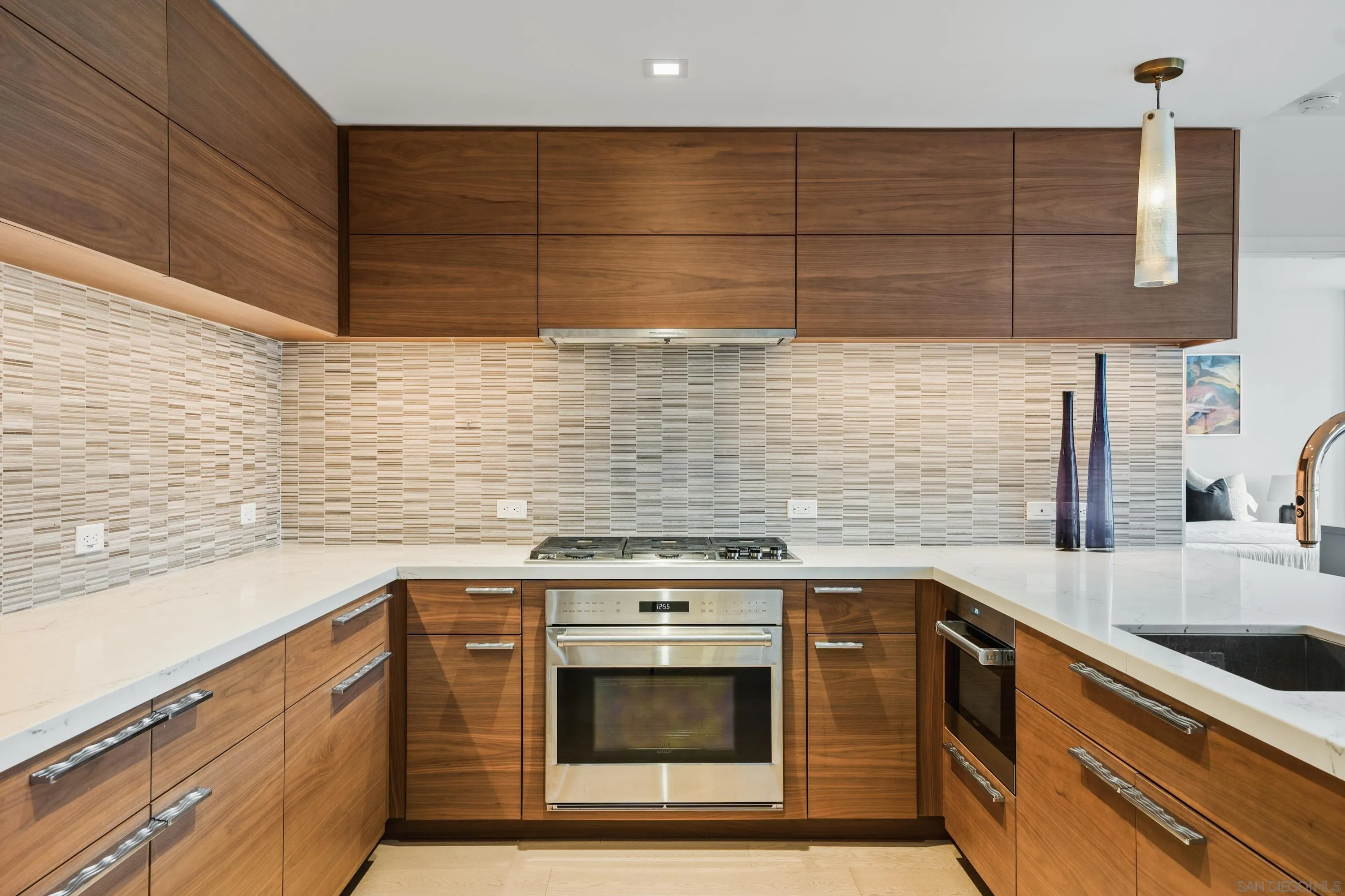 888 W E St Unit 305