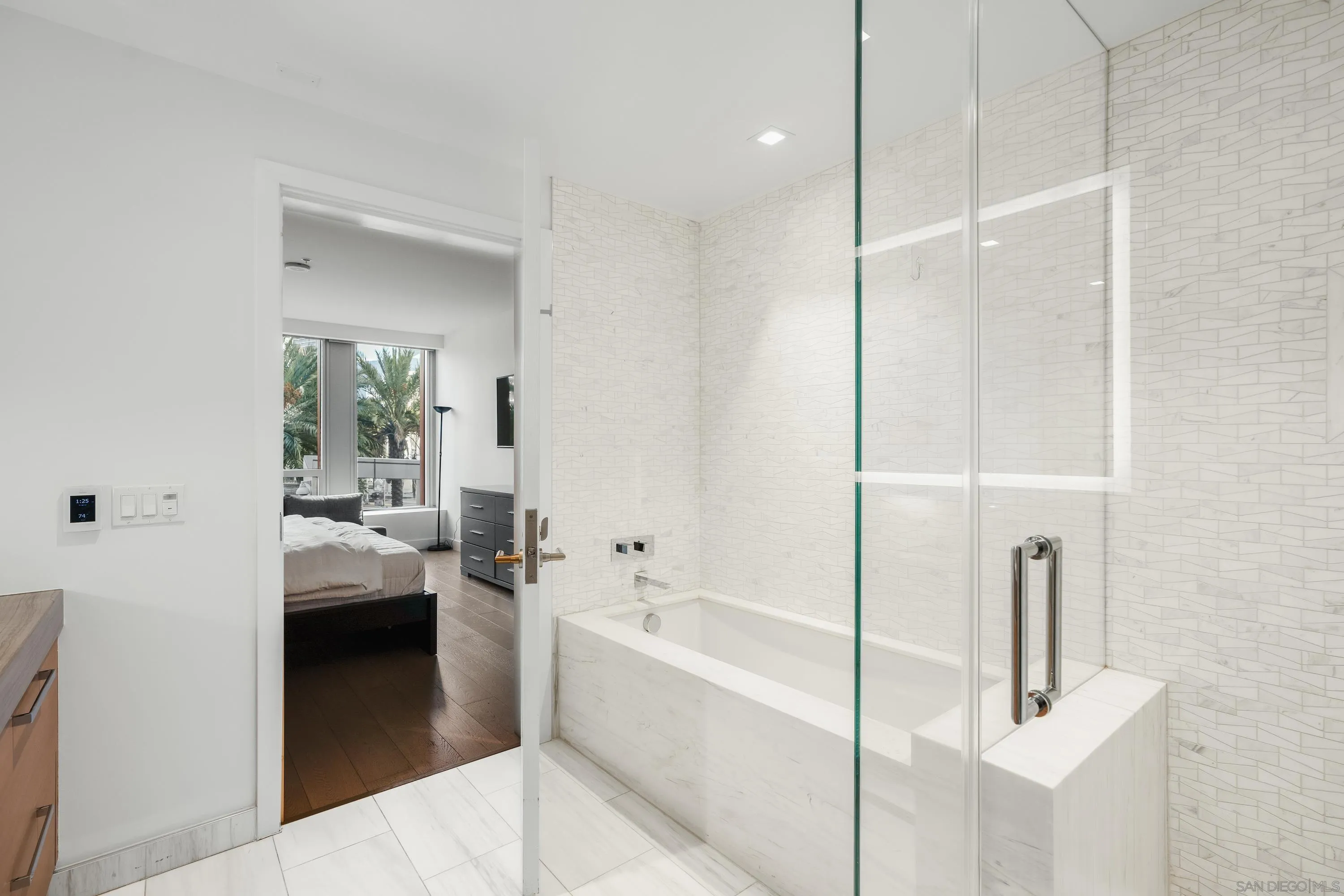 888 W E St Unit 305