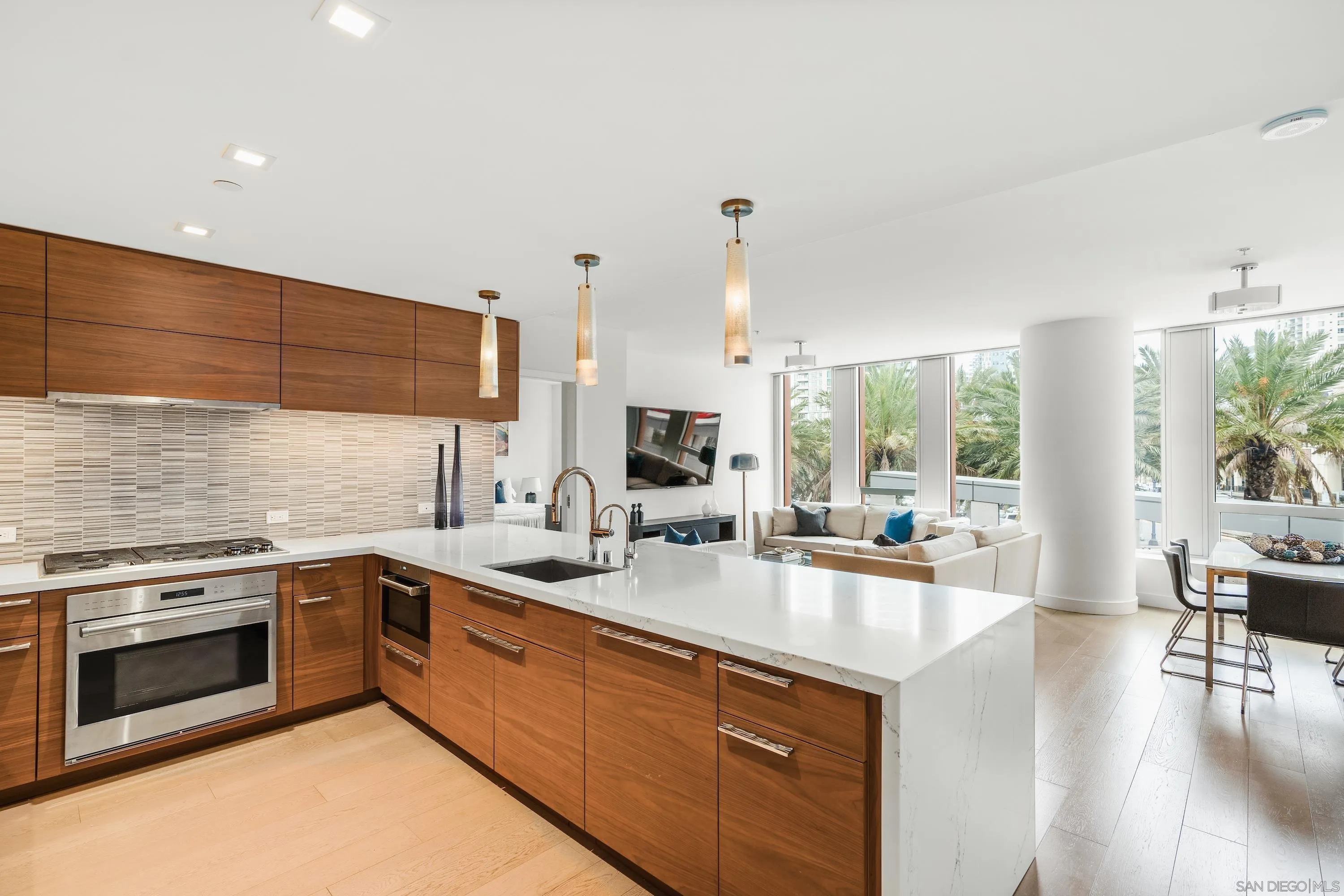 888 W E St Unit 305