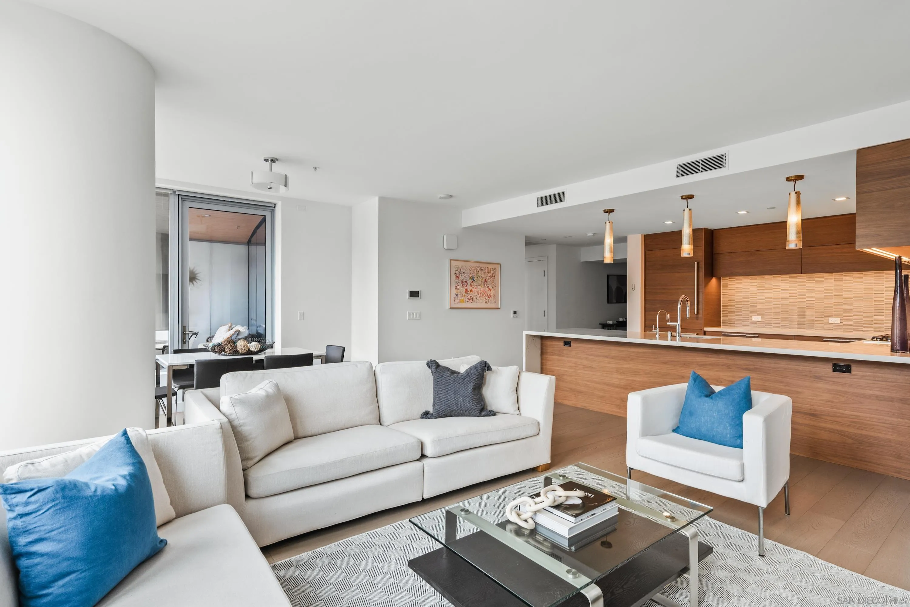 888 W E St Unit 305