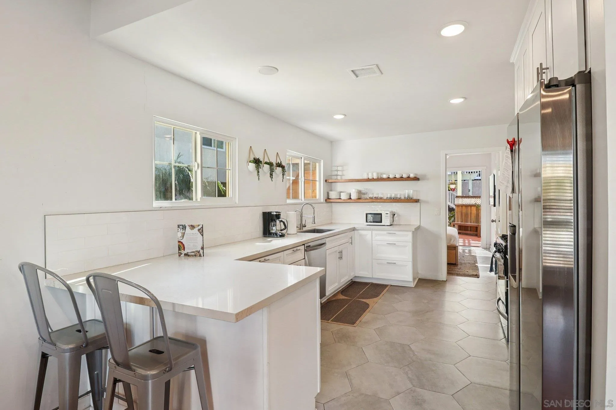 4851 Narragansett Ave