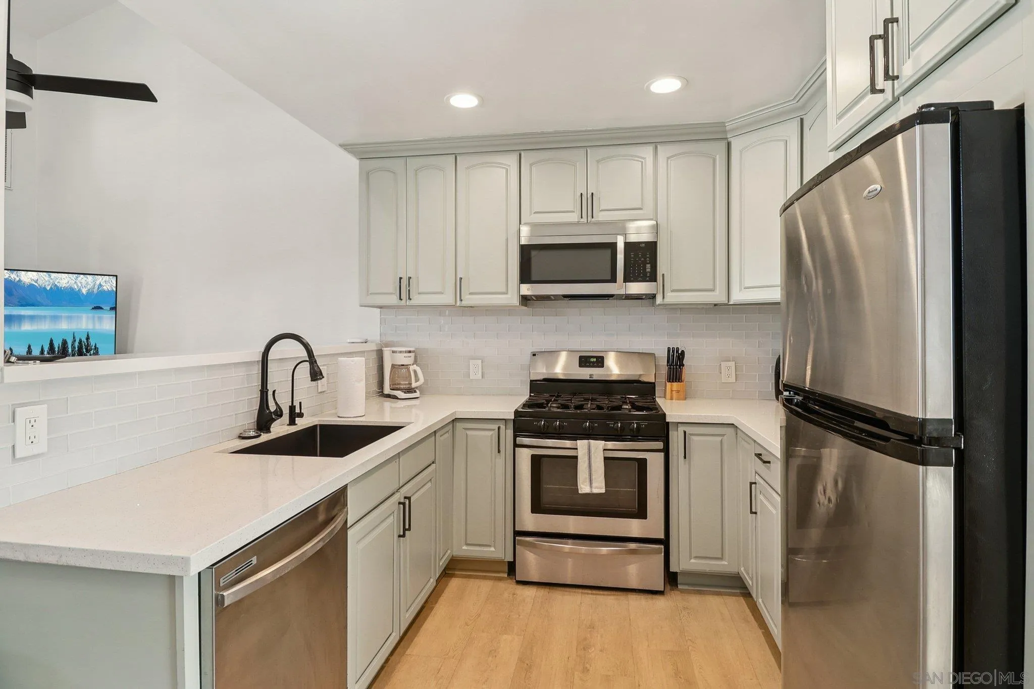 4851 Narragansett Ave