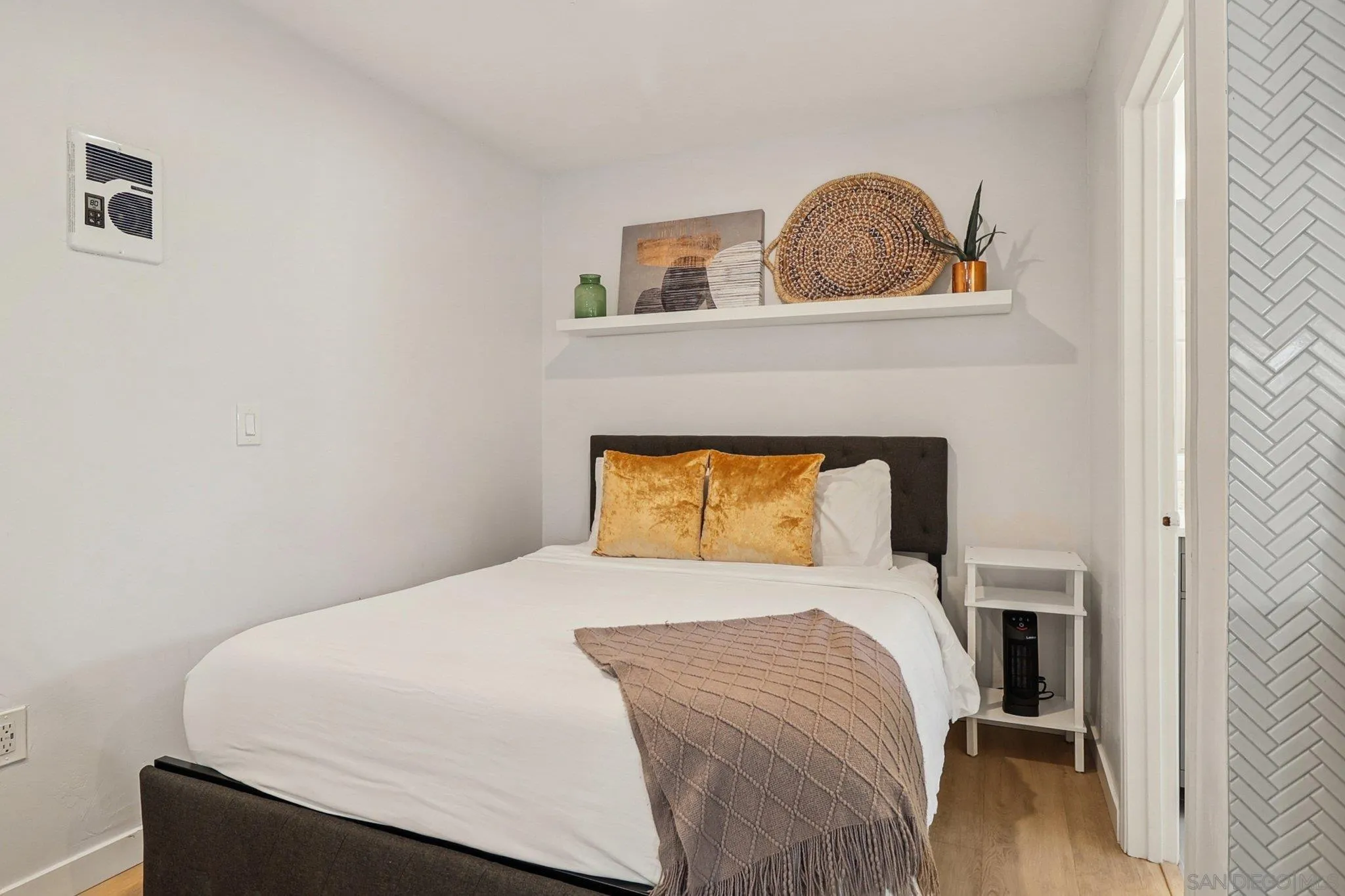 4851 Narragansett Ave