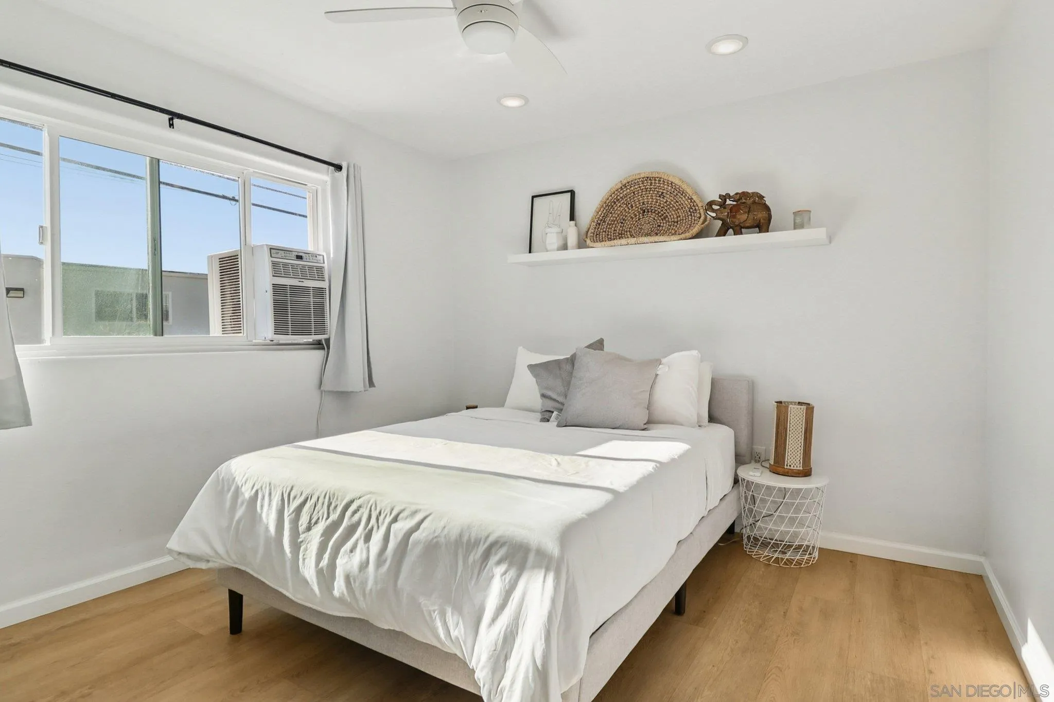 4851 Narragansett Ave