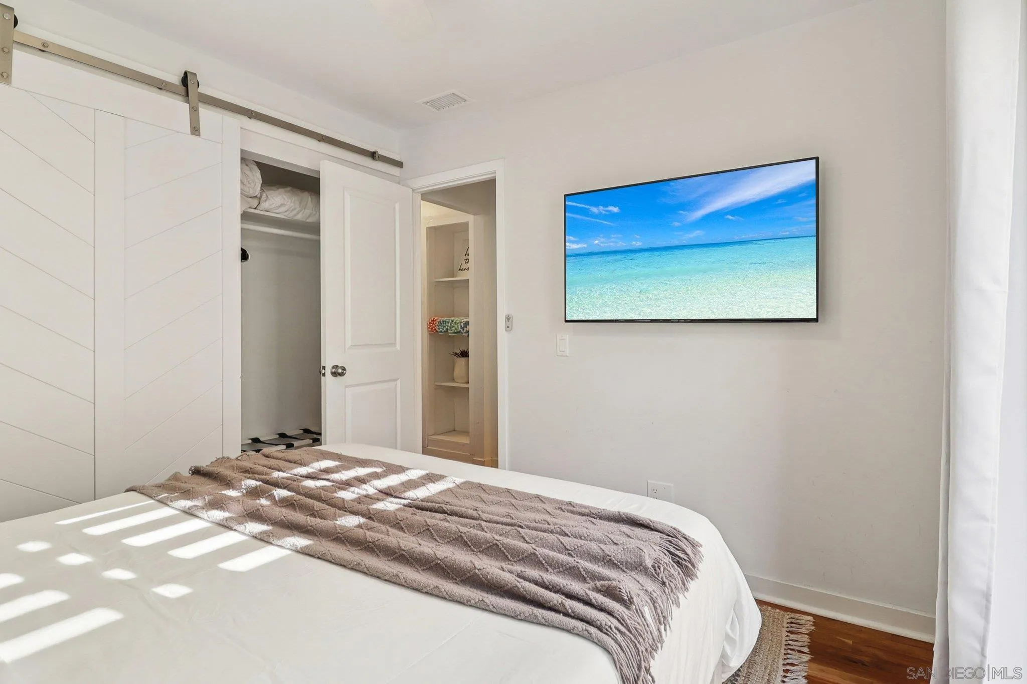 4851 Narragansett Ave