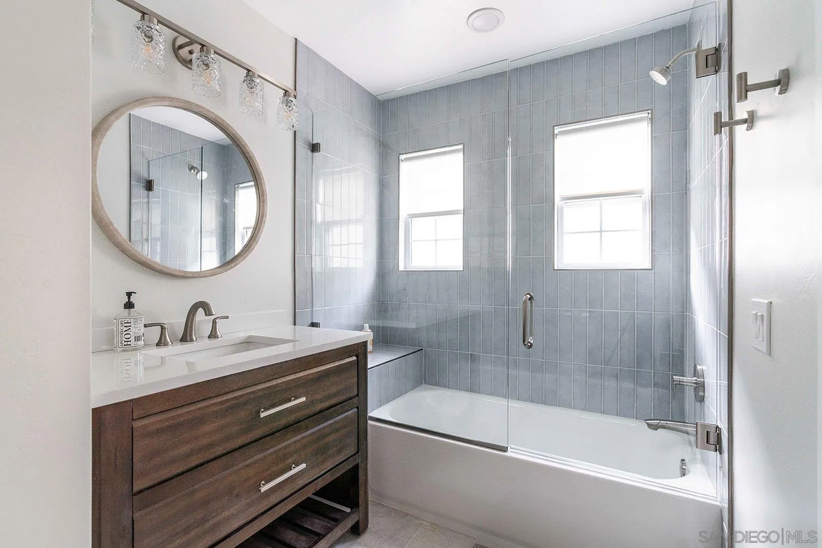 4851 Narragansett Ave