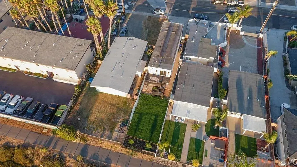 378 7th Street