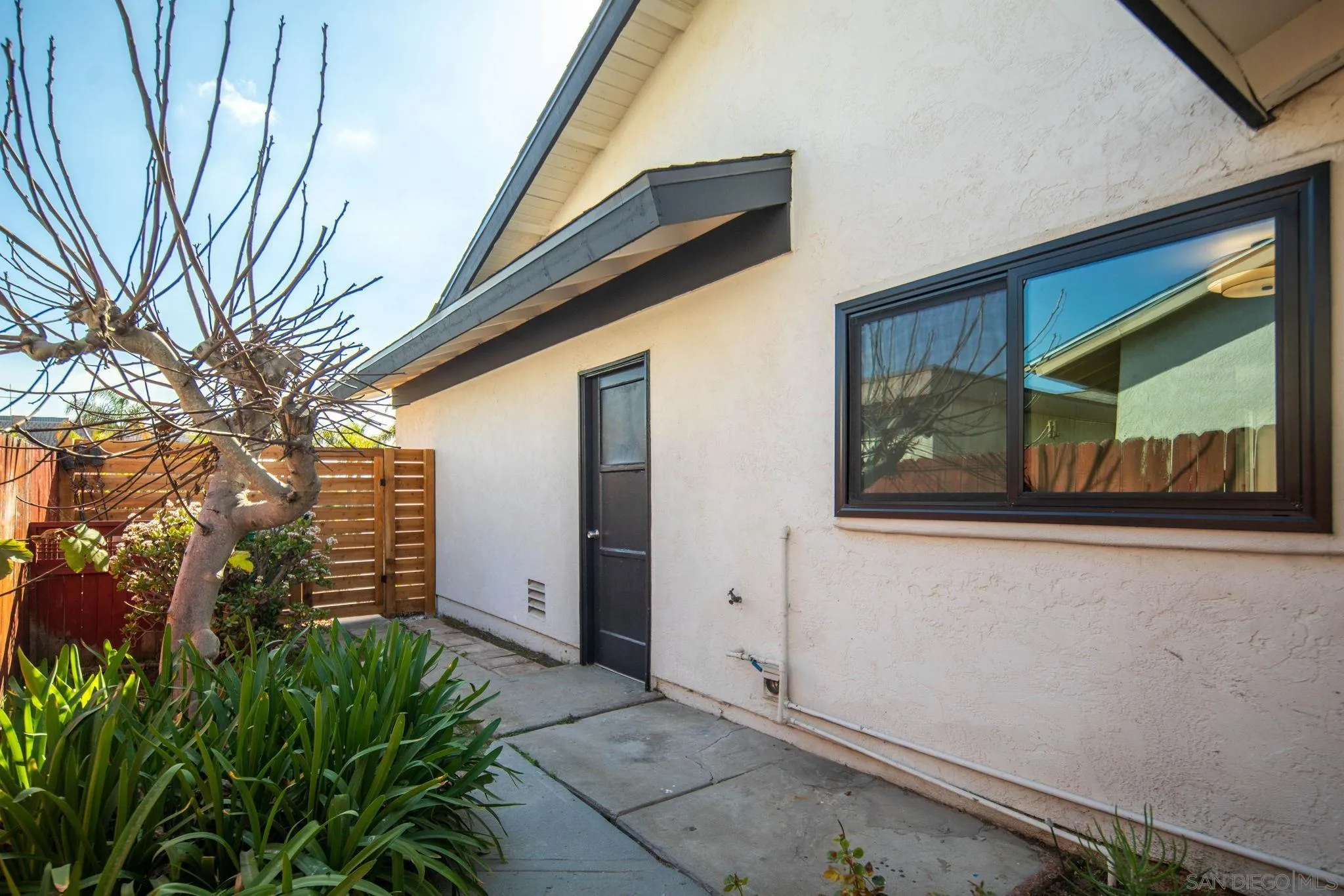 3128 Governor Drive