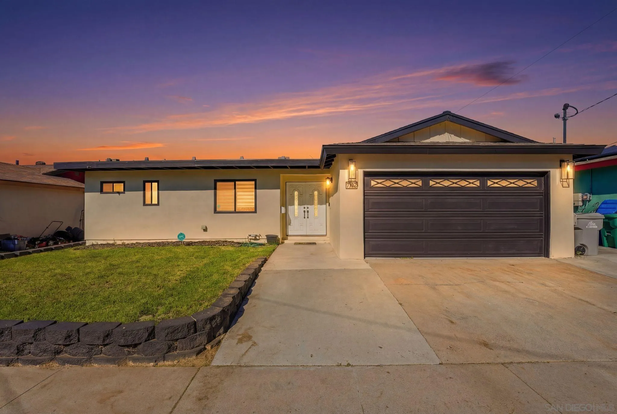 7742 Shorewood Dr