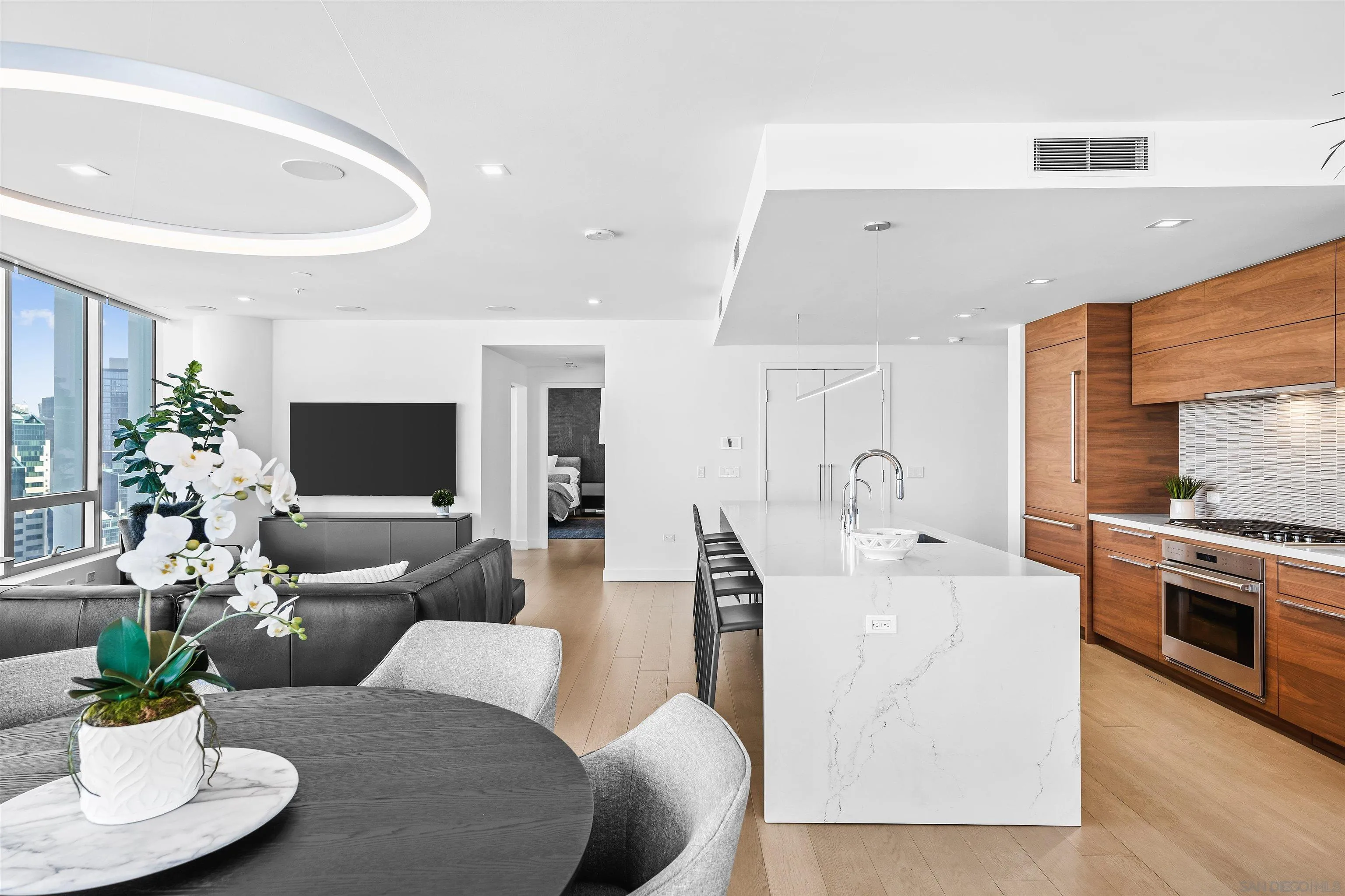 888 W E Street Unit 3101