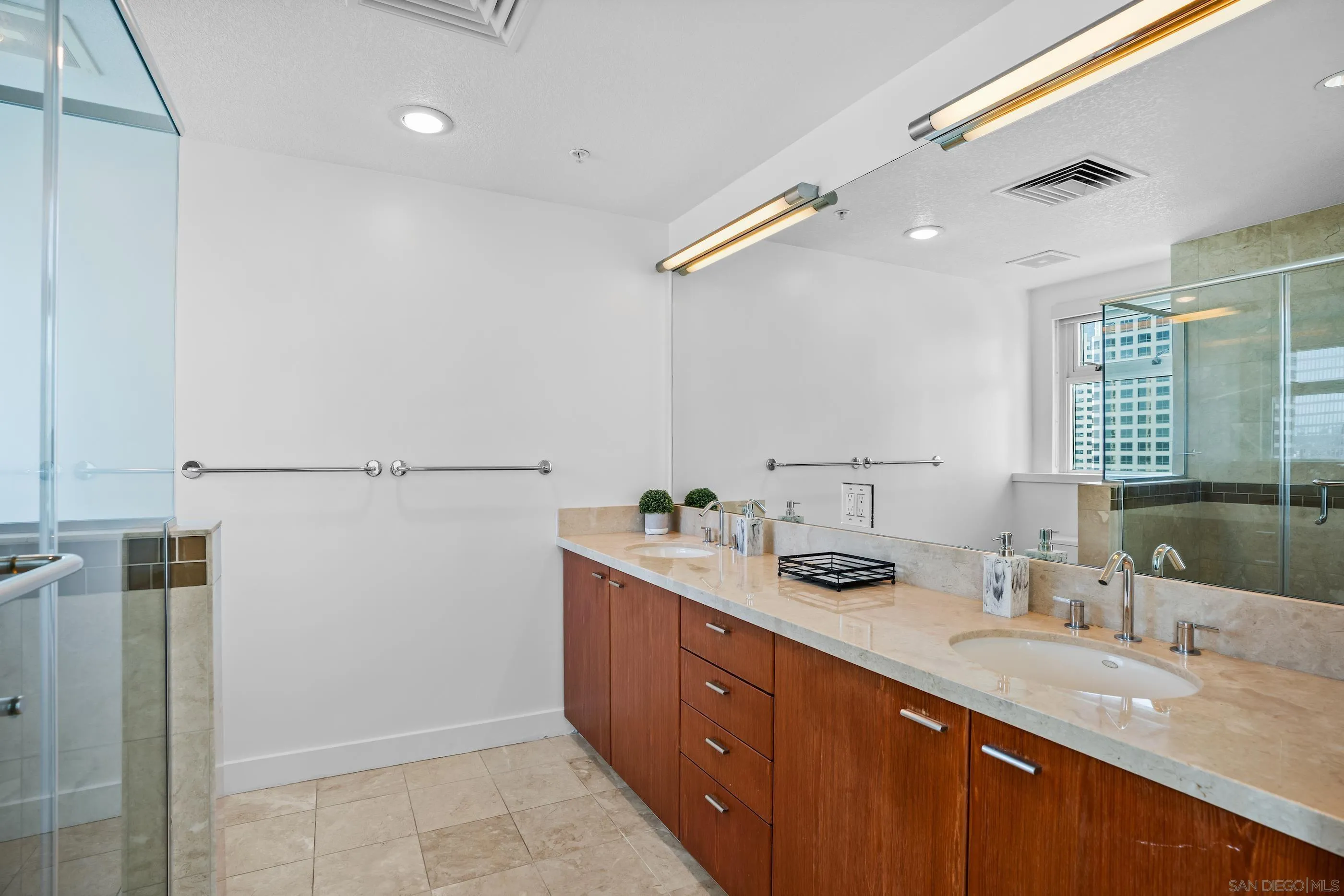 1205 Pacific Hwy Unit 1505
