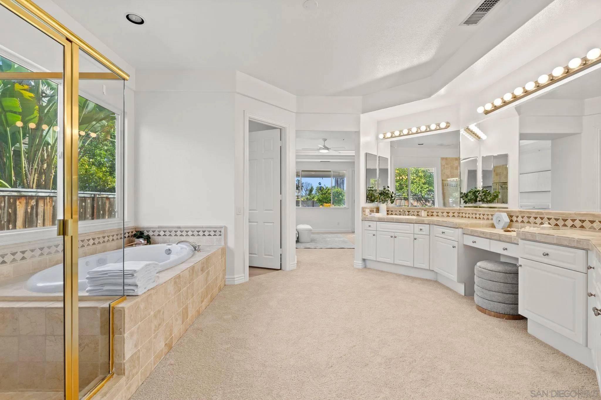 860 Calle Santa Cruz