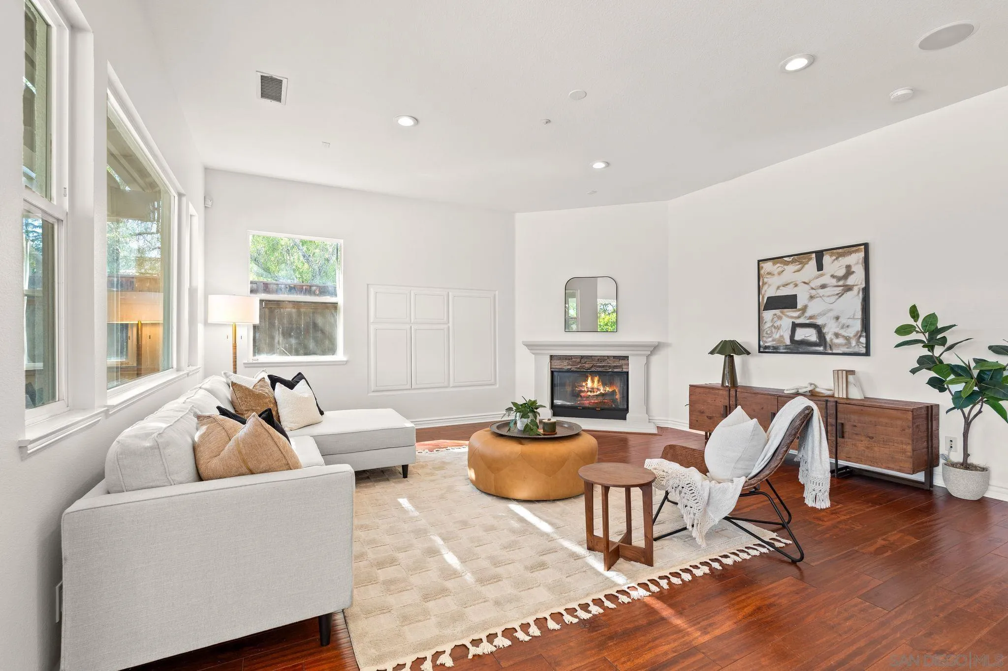 860 Calle Santa Cruz