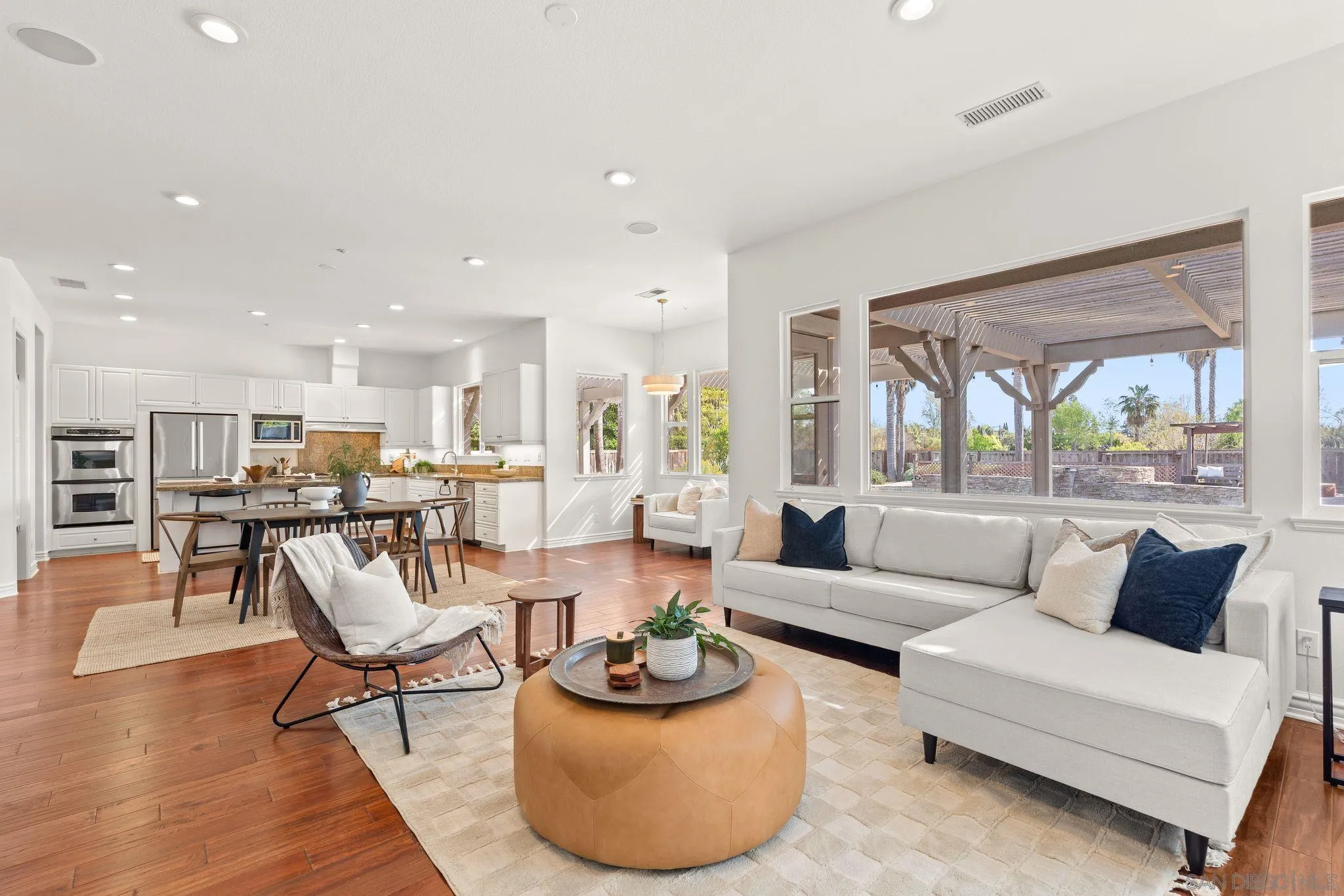 860 Calle Santa Cruz