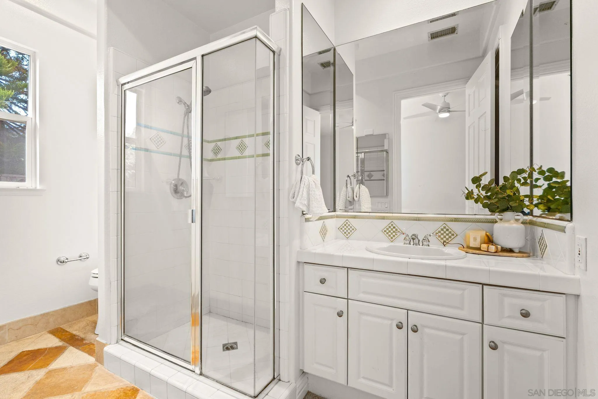 860 Calle Santa Cruz