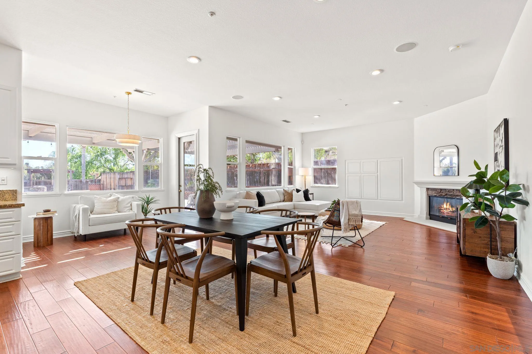 860 Calle Santa Cruz