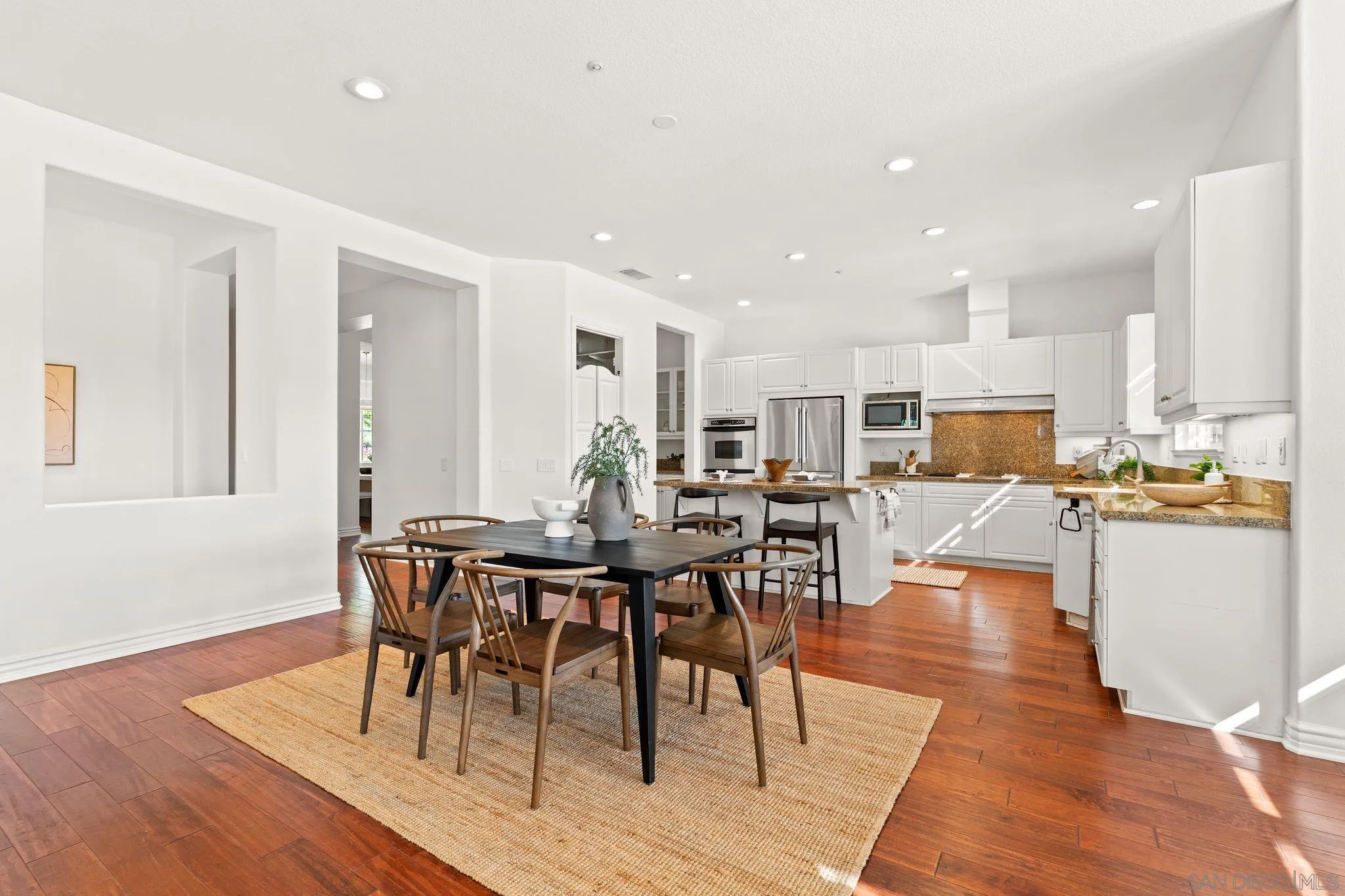 860 Calle Santa Cruz