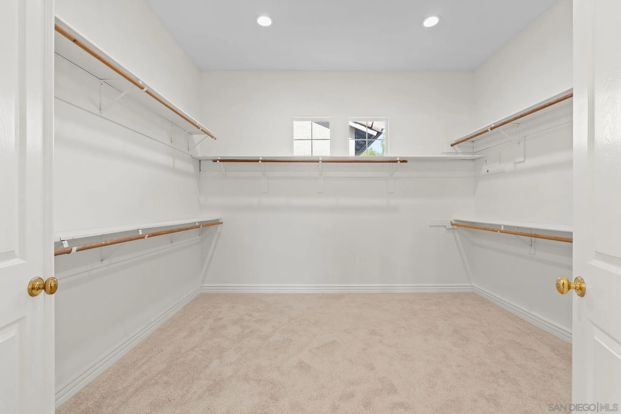 860 Calle Santa Cruz