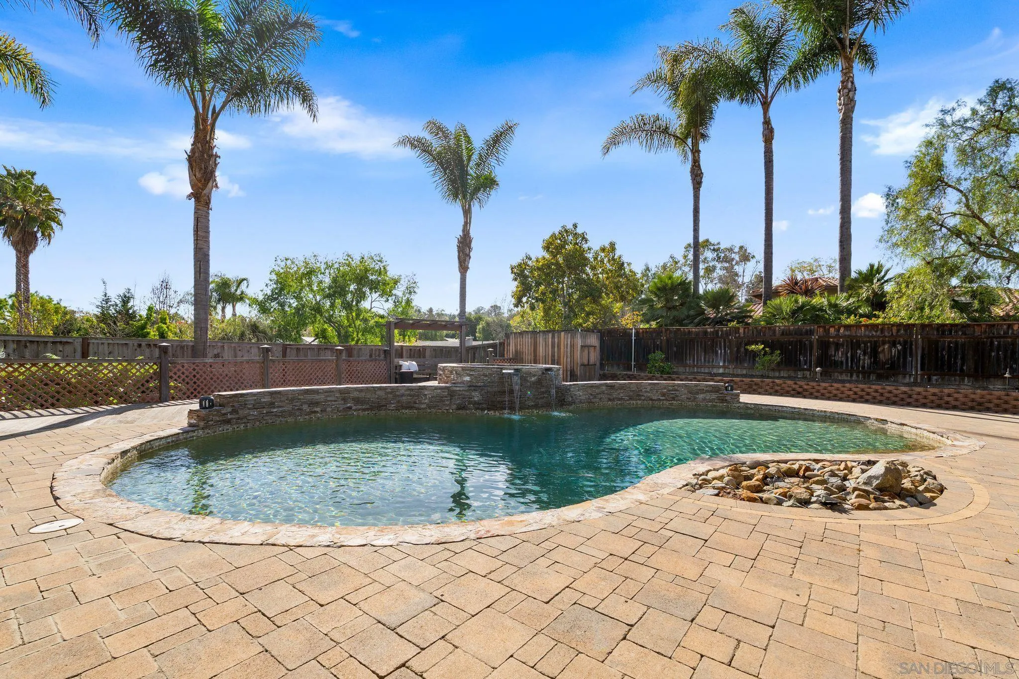 860 Calle Santa Cruz