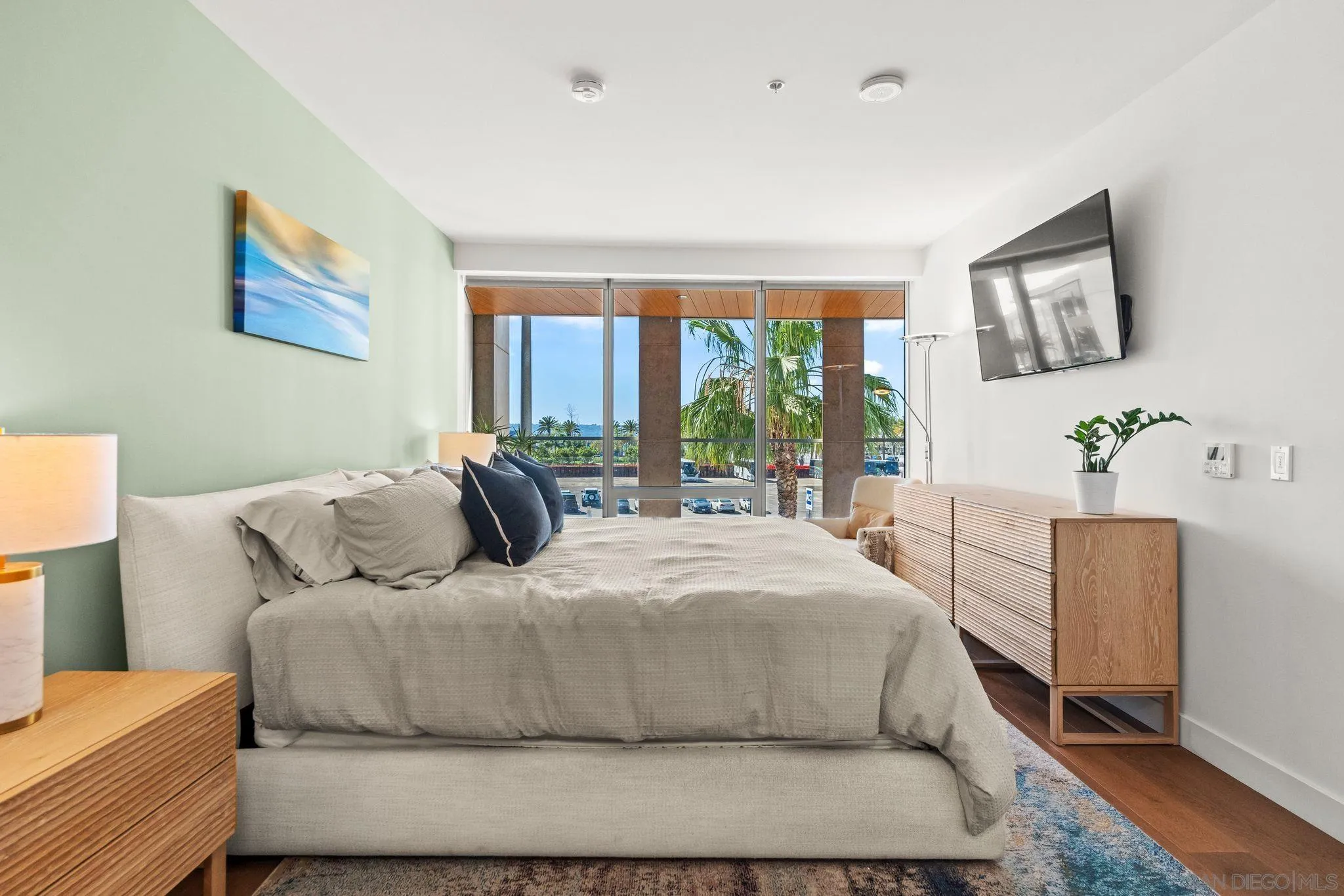 888 W E Street Unit 307
