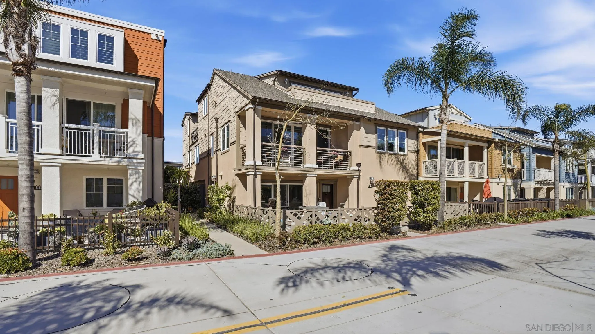 810 Santa Barbara Pl