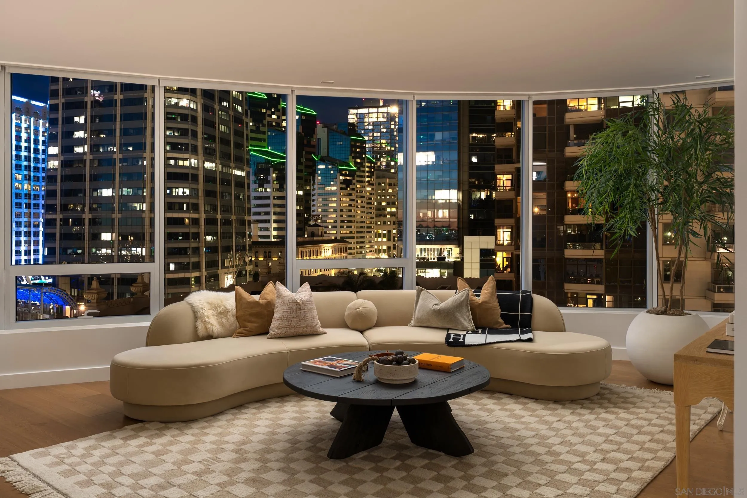 888 W E Street Unit 1105