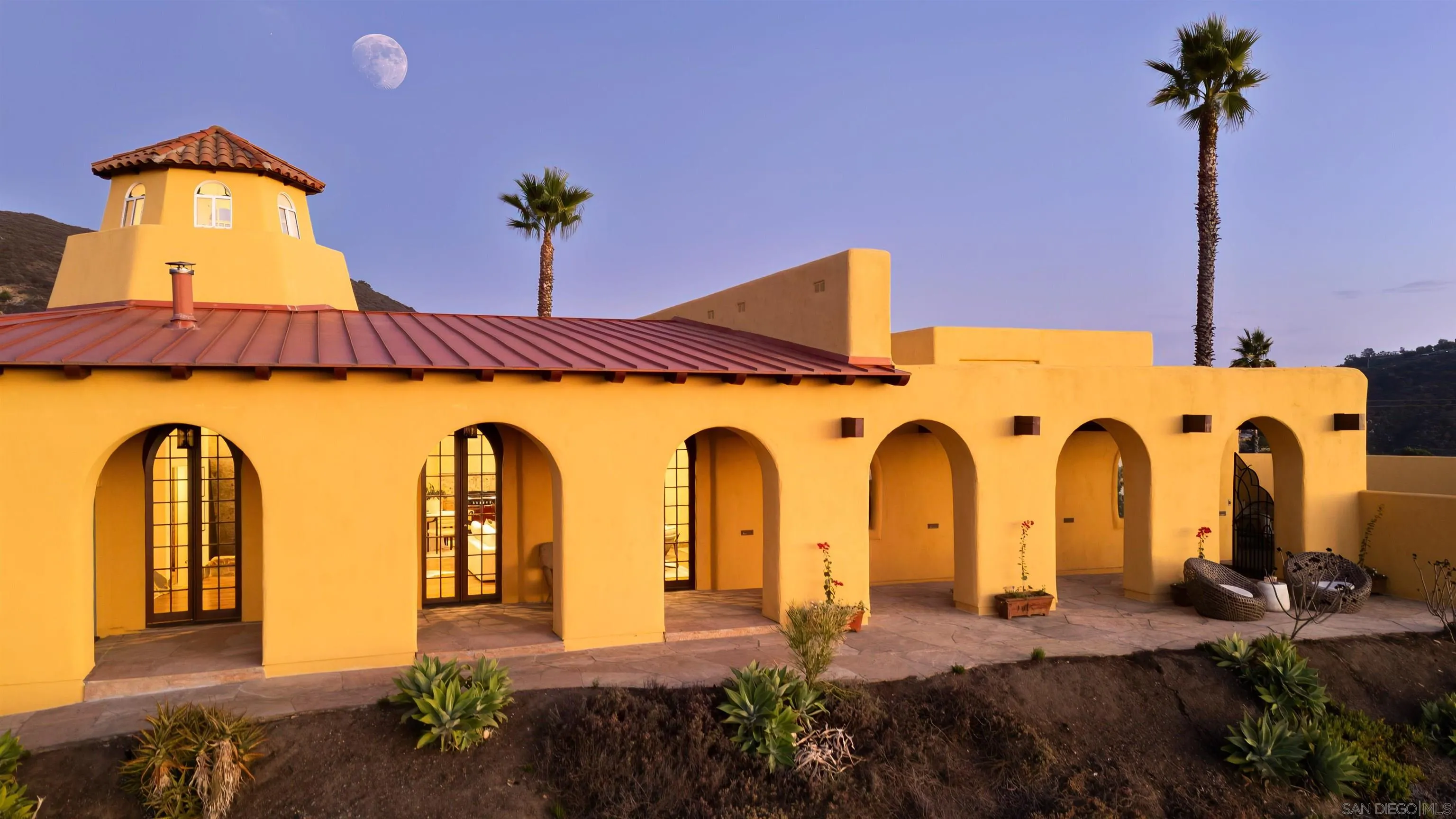 3696 Alta Loma Dr