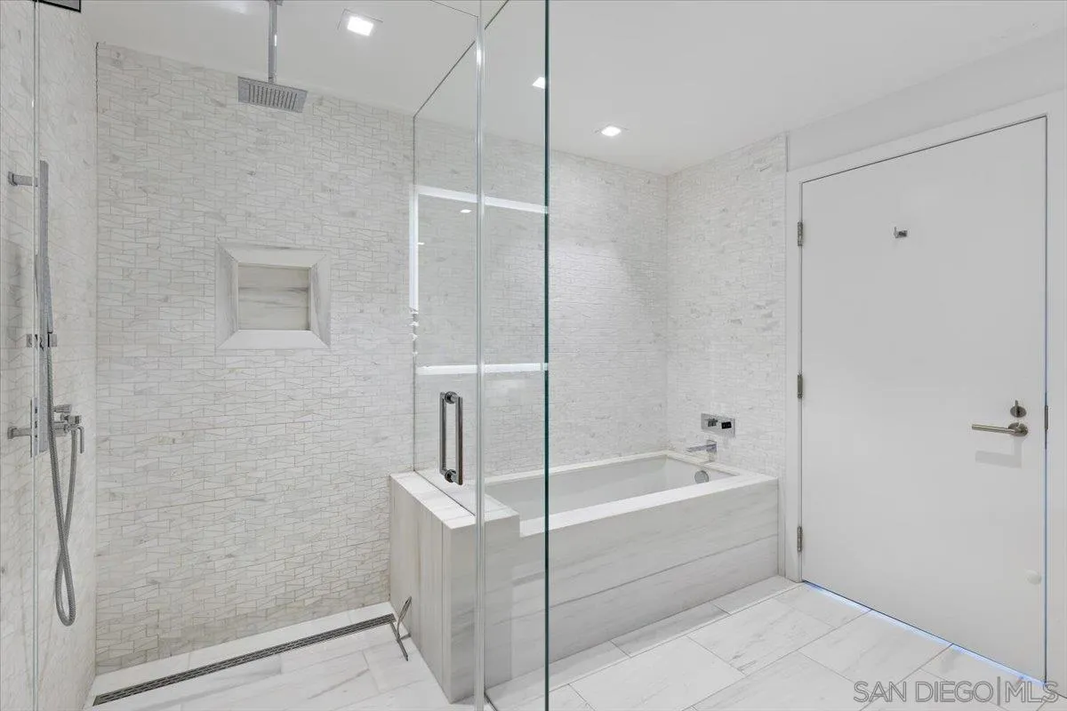 888 W E Street Unit 1001