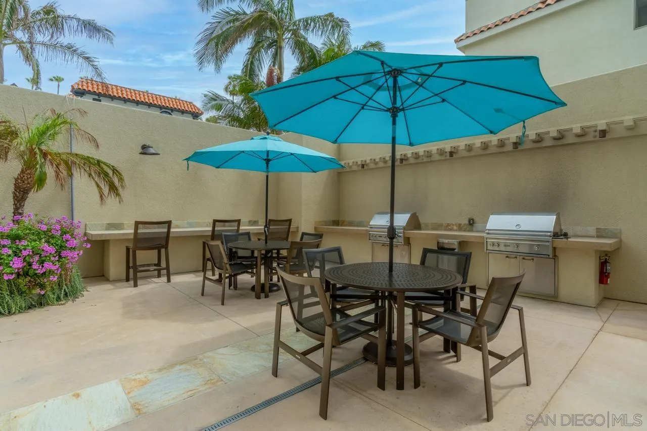 939 Coast Blvd Unit 15e