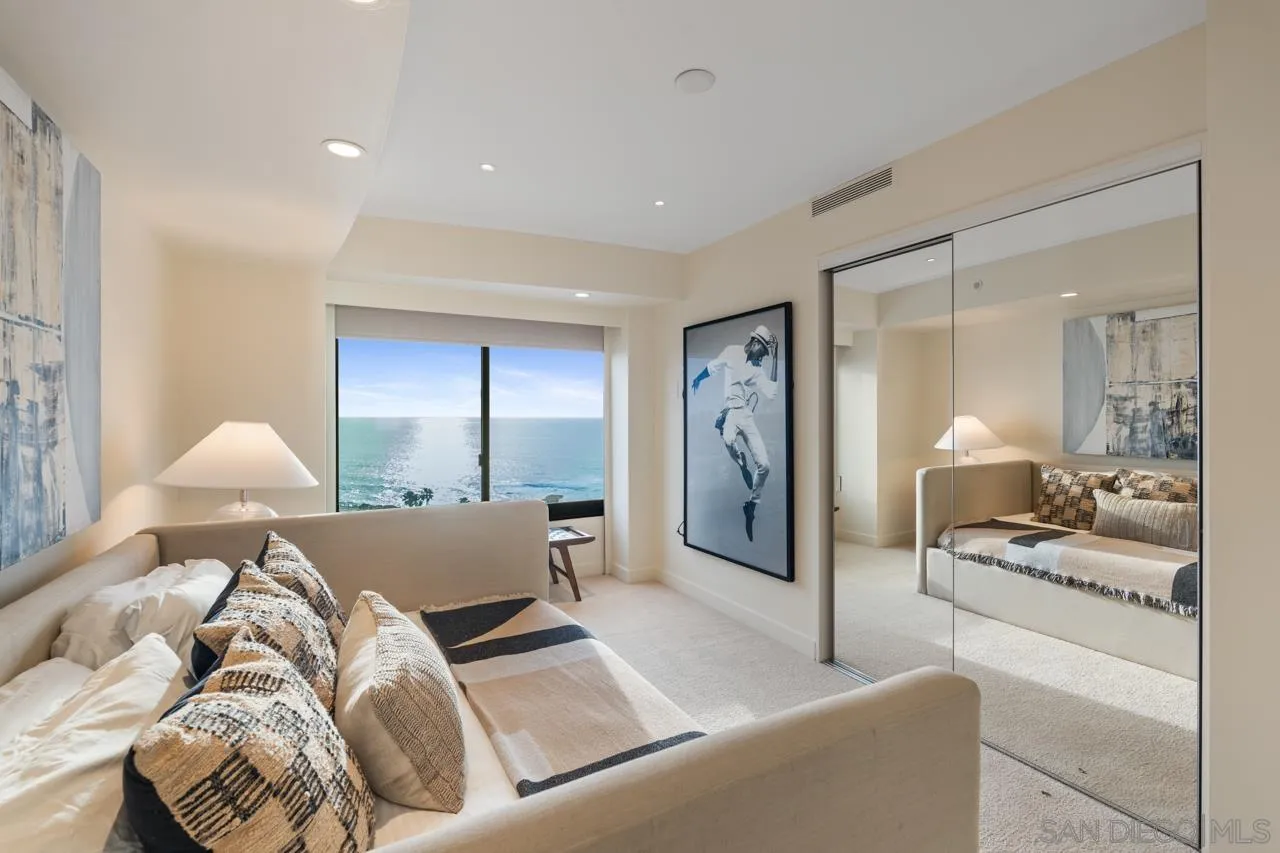 939 Coast Blvd Unit 15e
