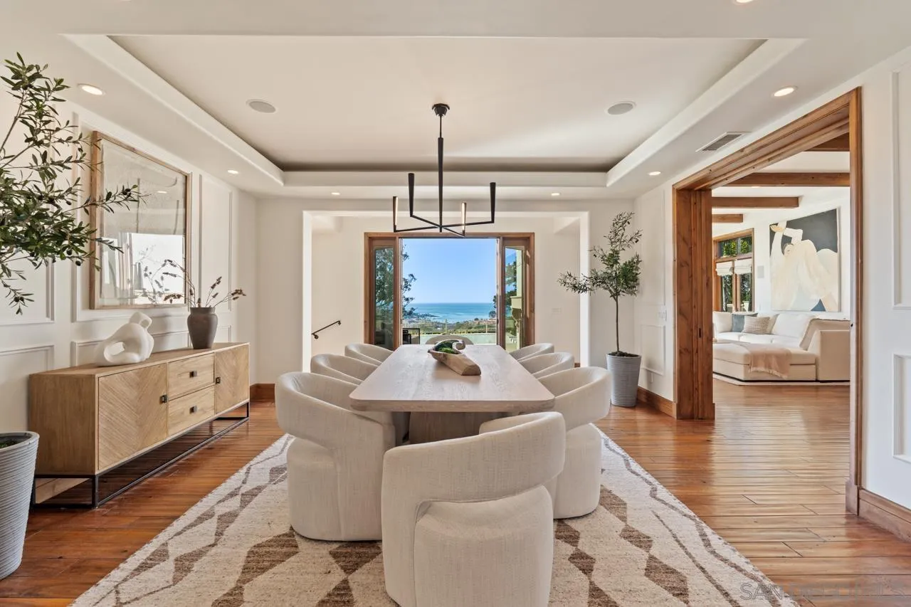 8080 La Jolla Scenic Dr North