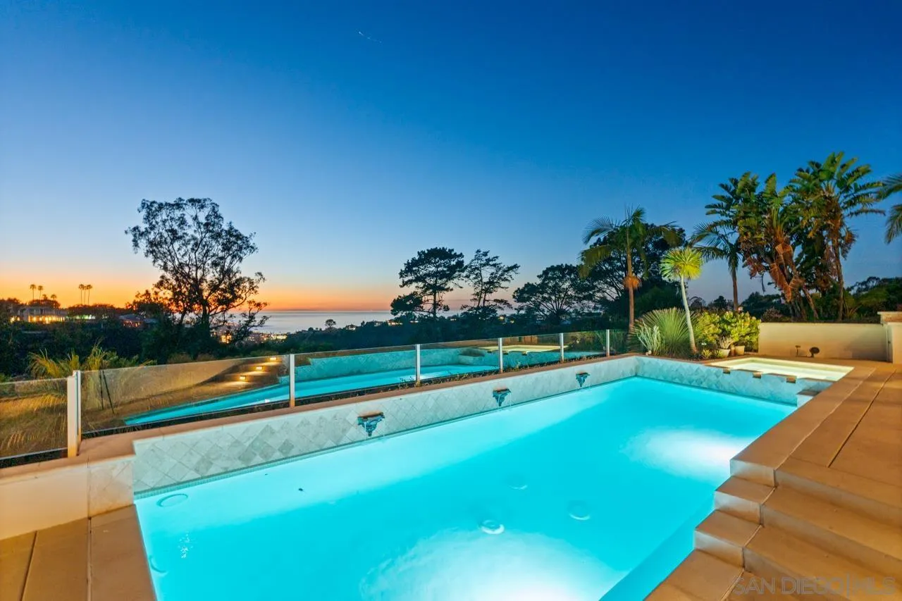 8080 La Jolla Scenic Dr North