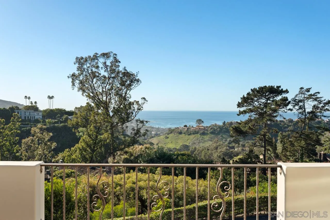 8080 La Jolla Scenic Dr North