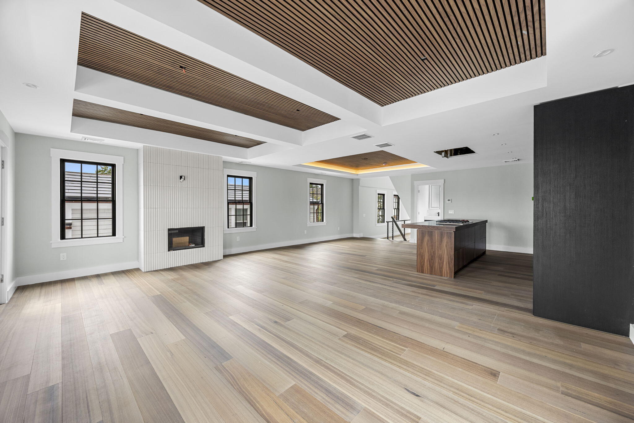 404 Commercial Street # 2