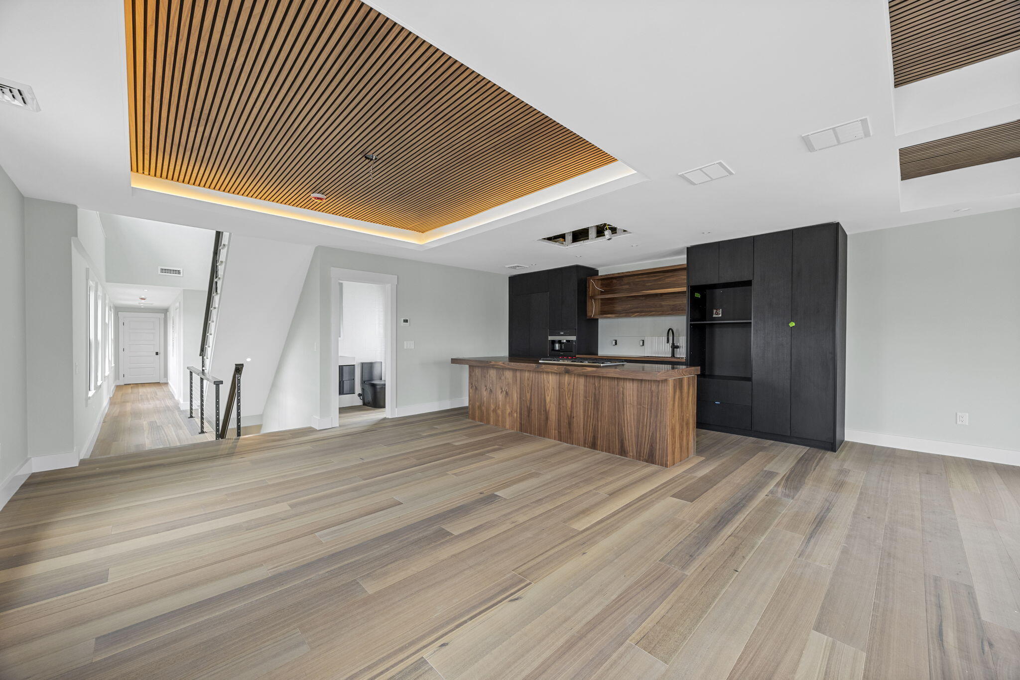 404 Commercial Street # 2