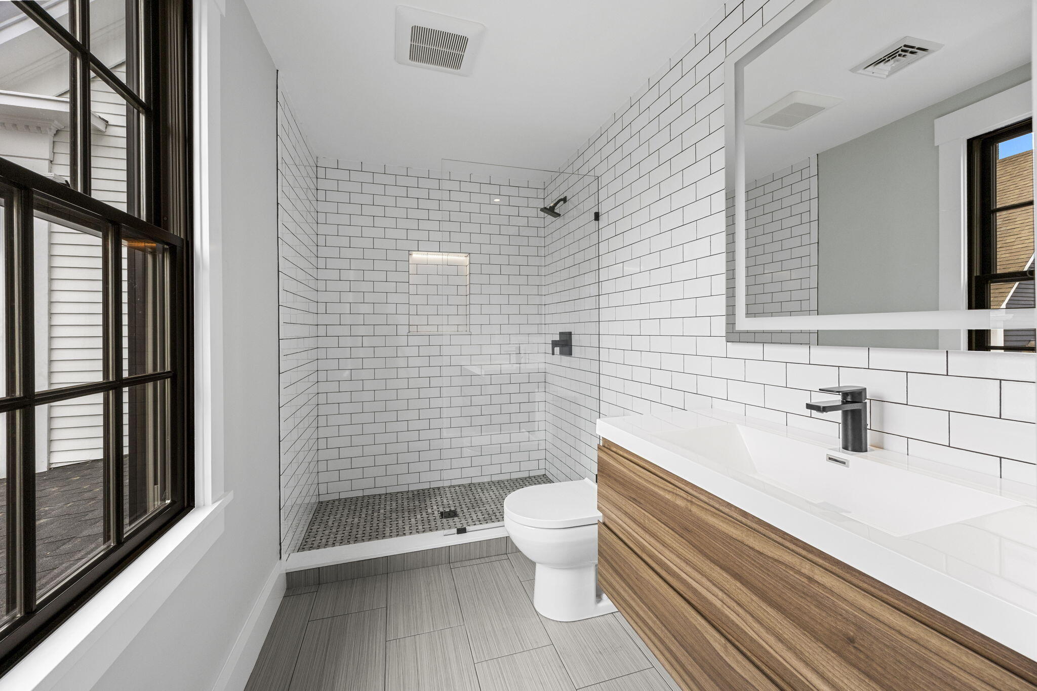 404 Commercial Street # 2